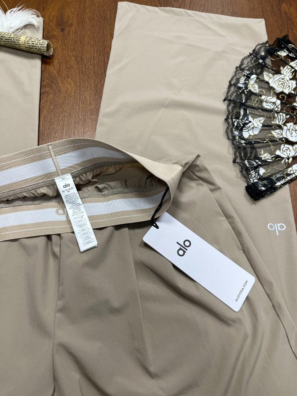 ALO Yoga 🏆 Suit Up Trouser Gravel Color (Regular) Wide Leg Brand New - Picture 6 of 8